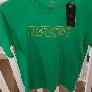 Levi’s t shirt (new)